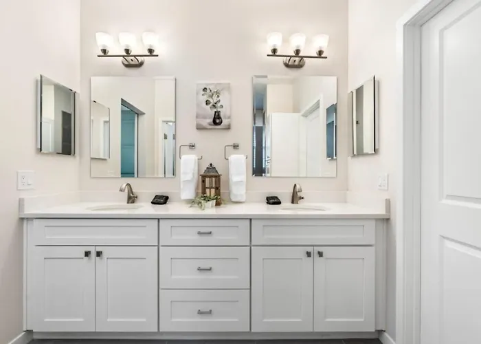 Holiday home Stylish Revival Retreat W Hot Tub And Fire Pit
