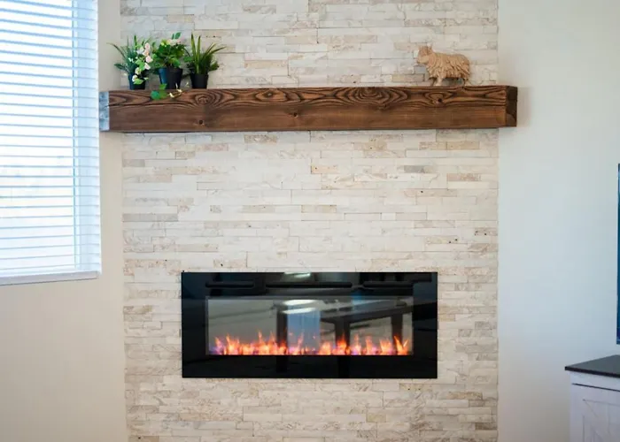 Stylish Revival Retreat W Hot Tub And Fire Pit Holiday home *